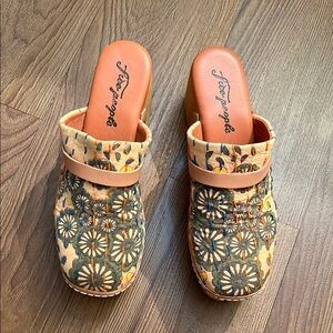 Free People Clog